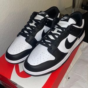 Nike dunks low panda